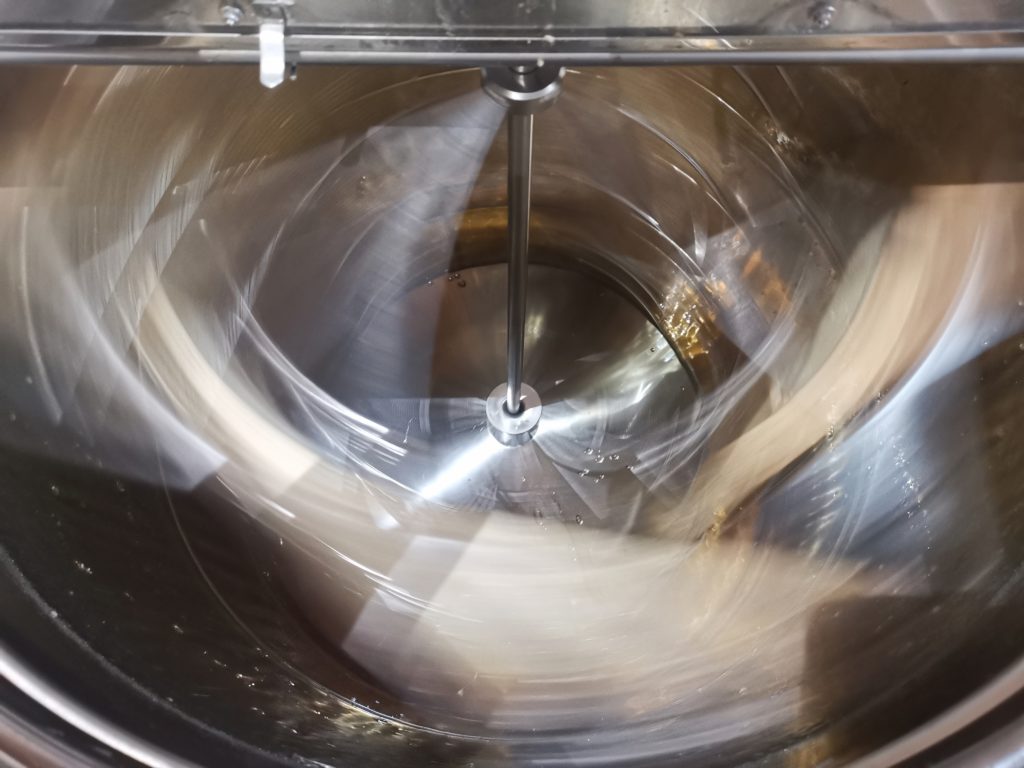 Geernteter Frühlingsblütenhonig 2020